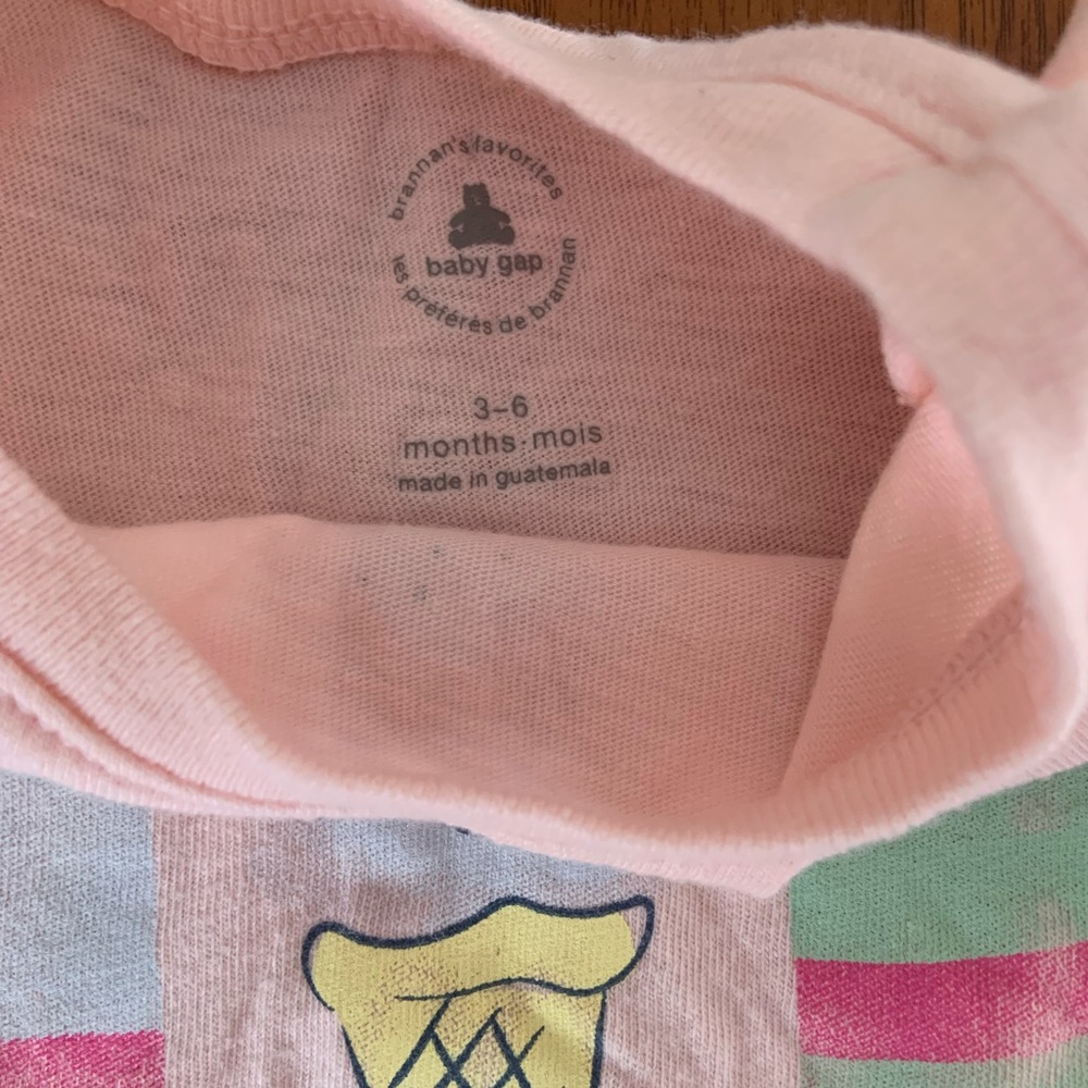 🍓3/$10 GAP Pink Short Sleeve Tee with Popsicles Graphic size 3-6m - Picture 4 of 4